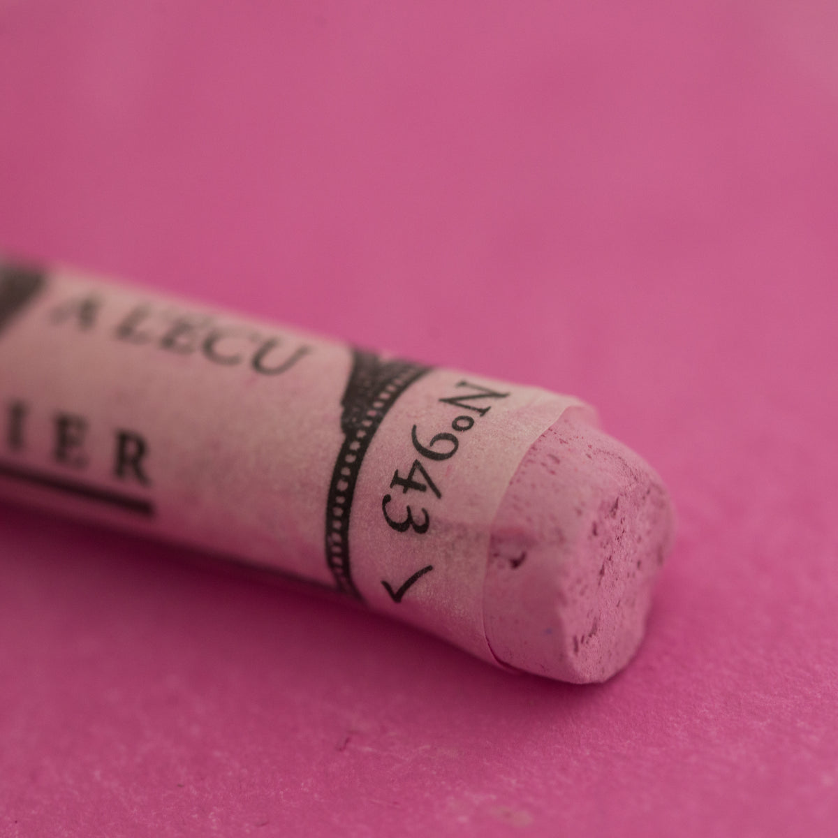 Sennelier Extra-Fine Soft Pastel – Magenta Violet 943