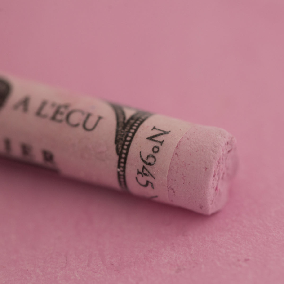 Sennelier Extra-Fine Soft Pastel – Magenta Violet 945