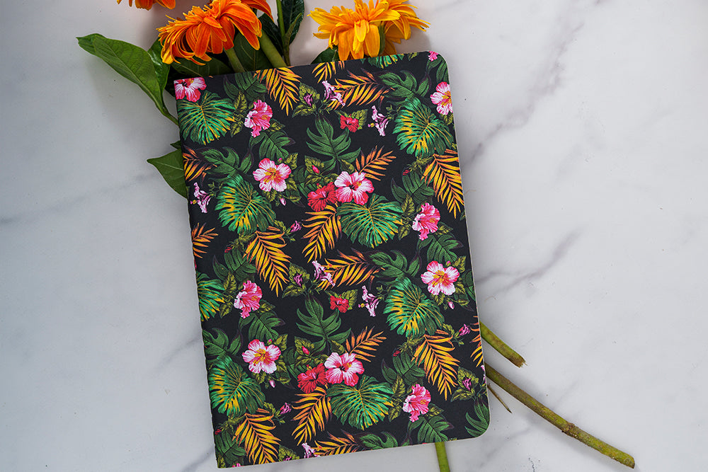 Paperblanks Nani A6 Cahier Notebook – Squared – design detail