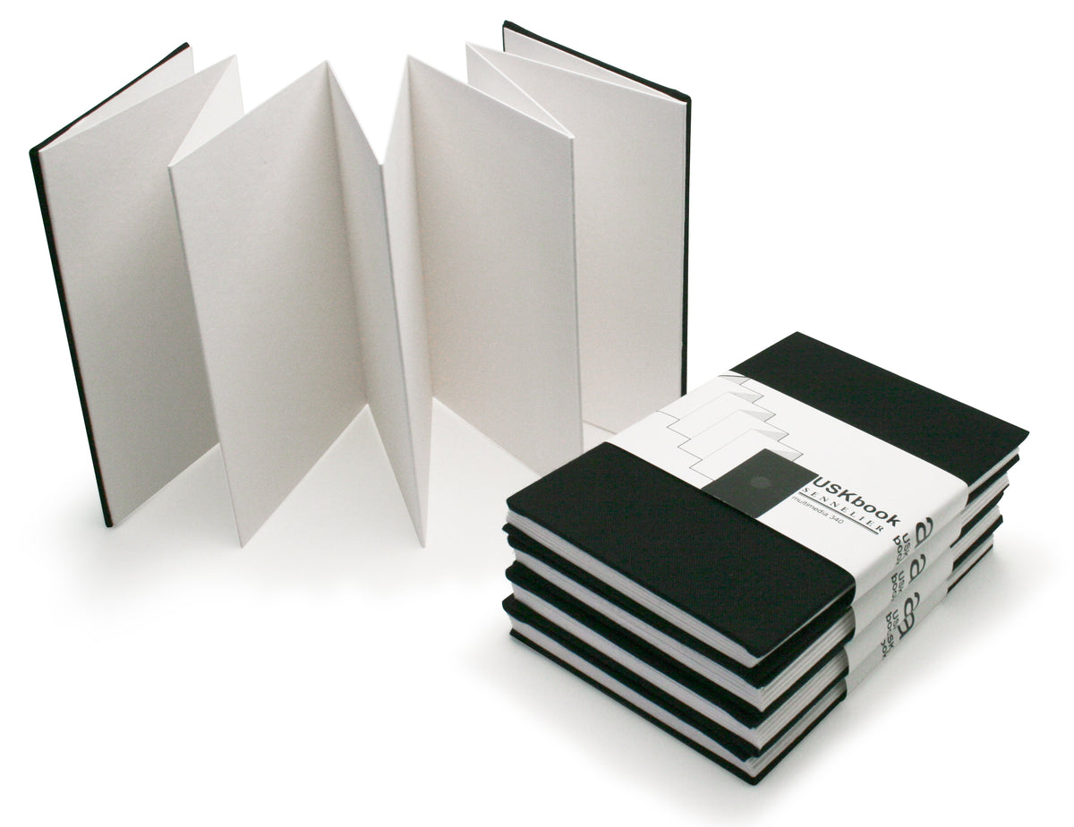 Sennelier Urban Concertina Multimedia Sketchbook 340gsm, Black Linen – 10 x 15cm