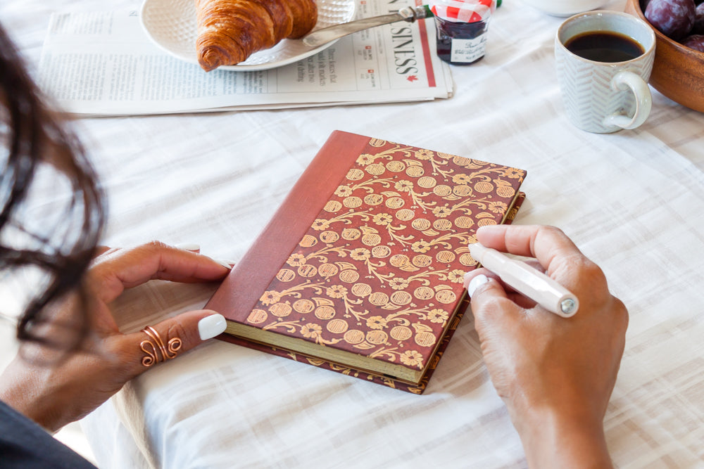 Paperblanks The Waves (Volume 4) Midi Hardback Journal – Lined, 144 Pages – design detail