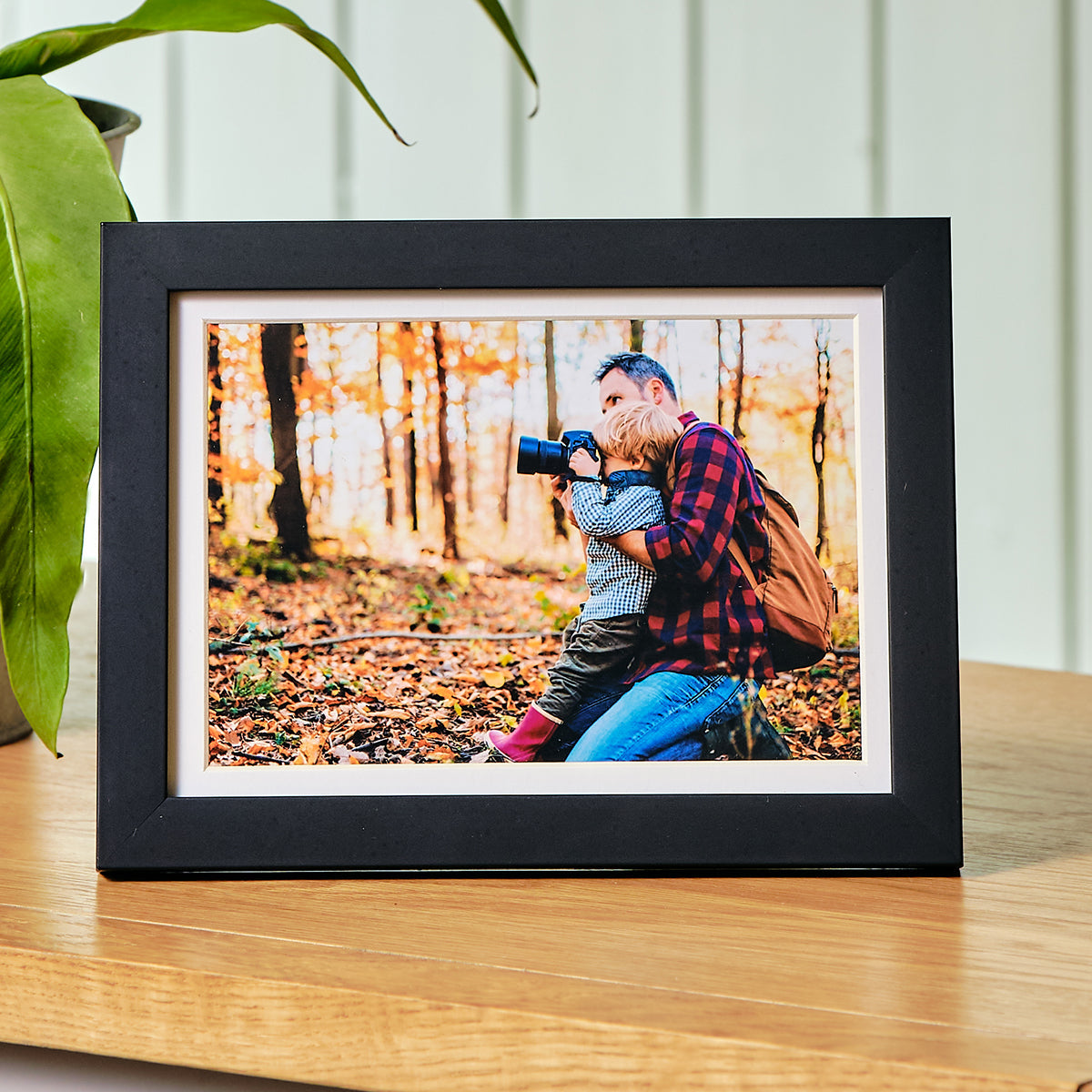 Kenro Envoy Classic black frame on a shelf