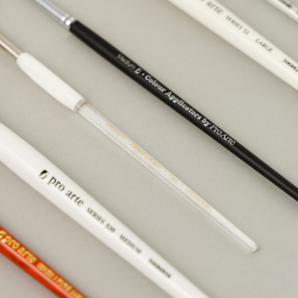 Pro Arte Twist Grip Fan All-Media Brush