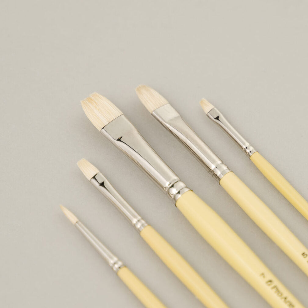 Pro Arte W7B Series B Hog Oil Brush Set in Wallet
