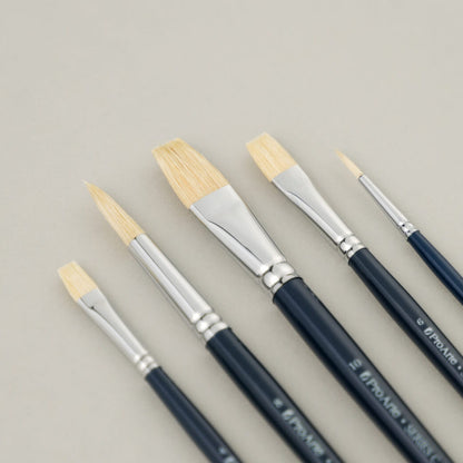 Pro Arte W11 Studio Hog Oil Brush Set in Wallet