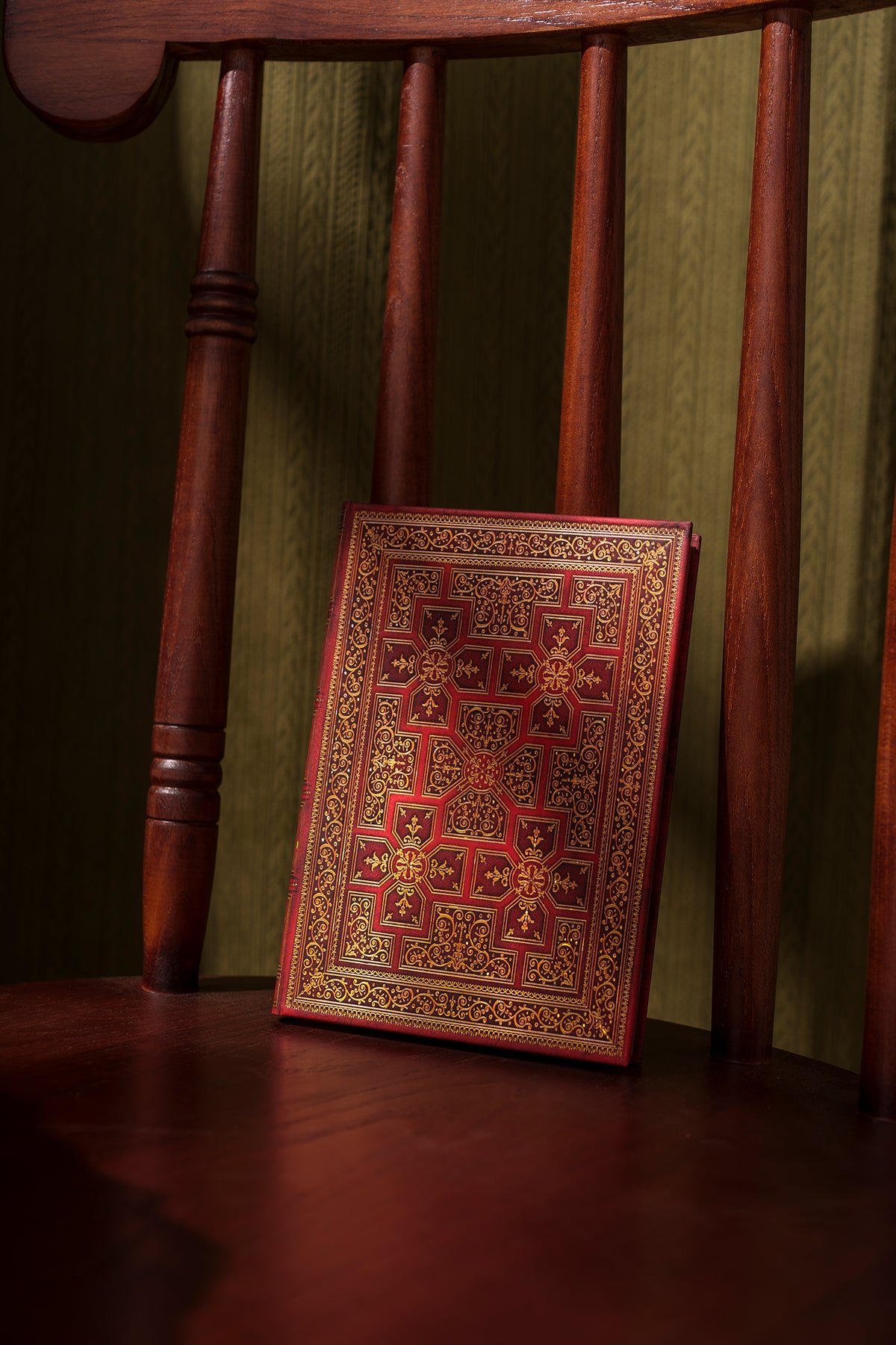 Paperblanks War of the Roses Grande Hardback Journal – Lined, 128 Pages – lifestyle image