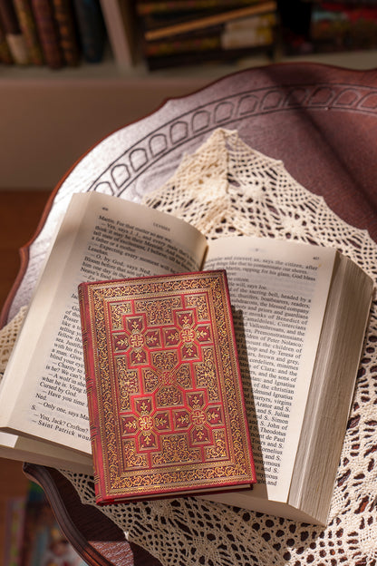 Paperblanks War of the Roses Grande Hardback Journal – Plain, 128 Pages – lifestyle image
