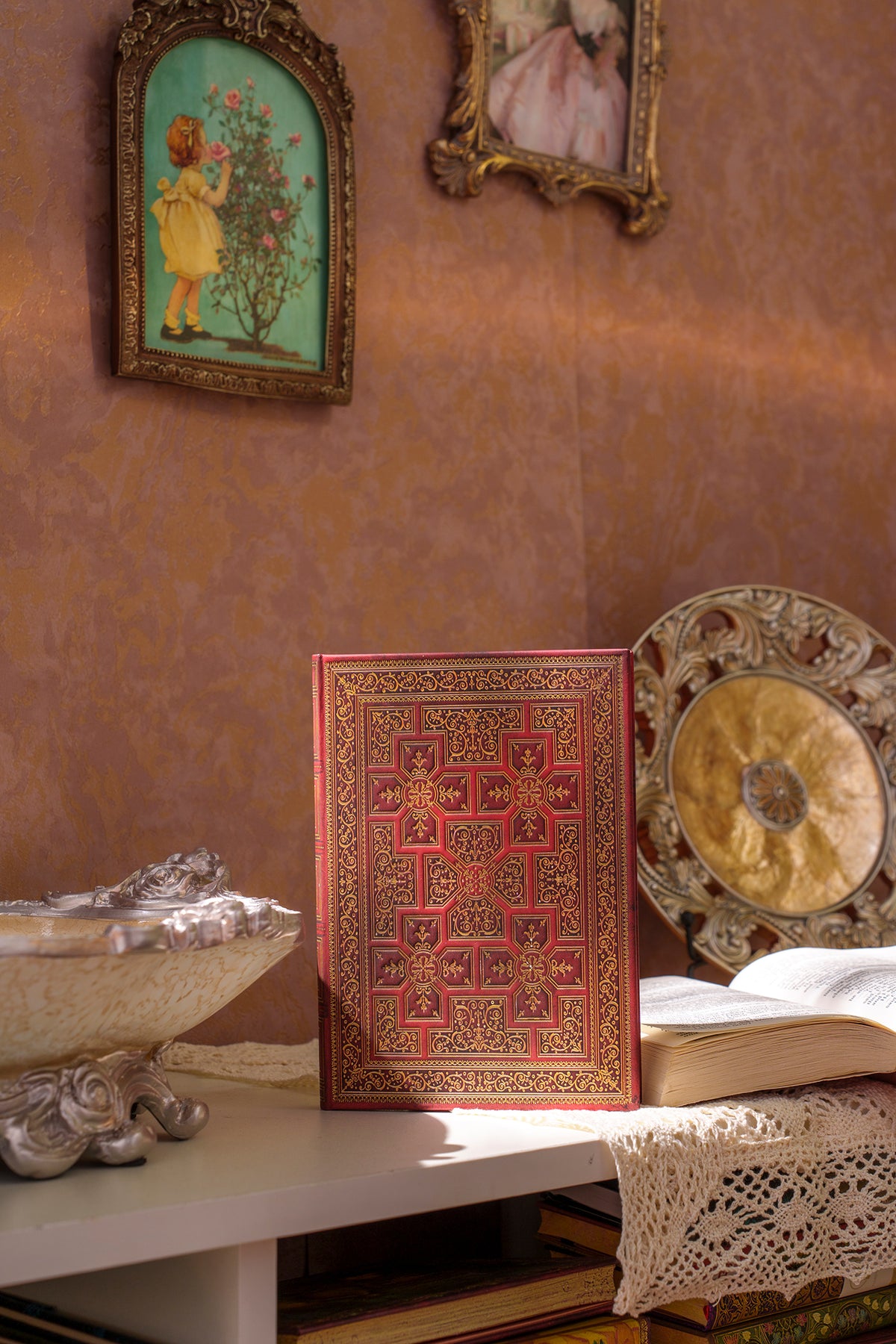 Paperblanks War of the Roses Grande Hardback Journal – Plain, 128 Pages – lifestyle image