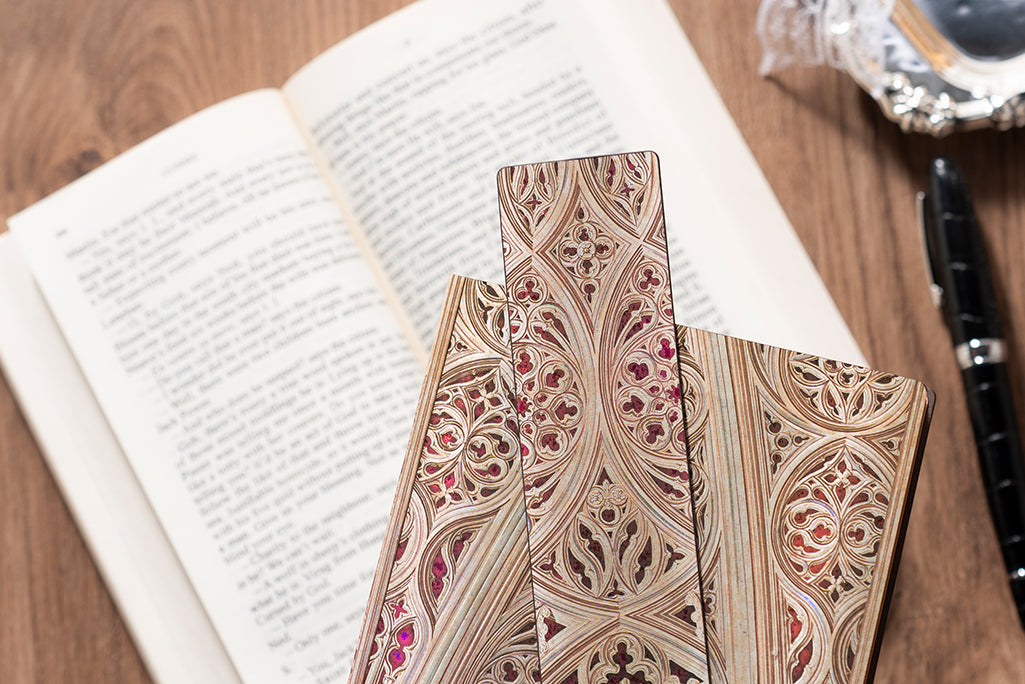 Paperblanks Vault of the Milan Cathedral (Burgundy) Bookmark – lifestyle image