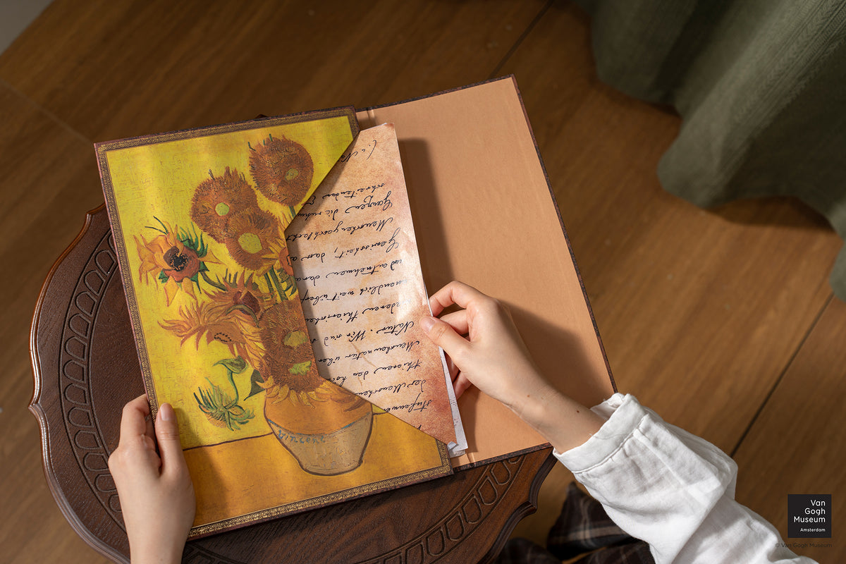 Paperblanks Van Gogh, Sunflowers Document Folder – lifestyle image