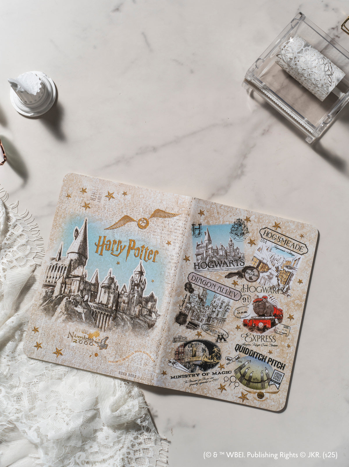 Paperblanks The Wizarding World Notebook A4 Cahier Notebook – Plain – lifestyle image