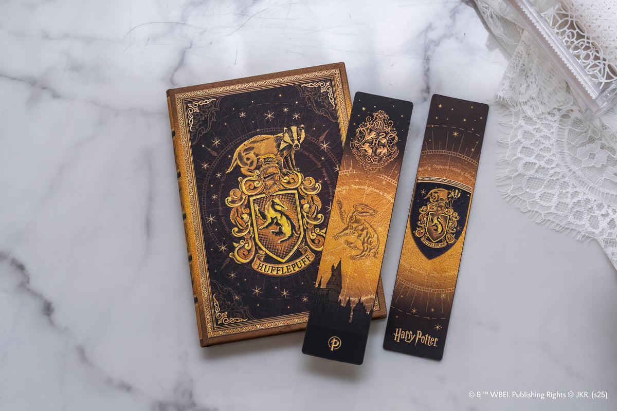 Paperblanks Hufflepuff Bookmark Bookmark – lifestyle image