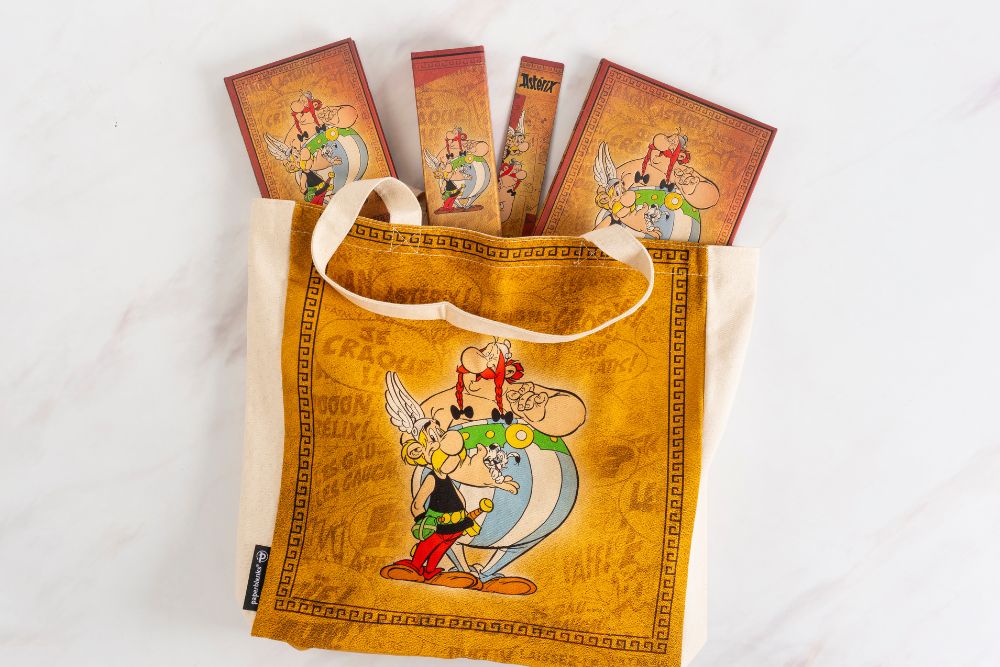 Paperblanks Asterix & Obelix Midi Hardback Journal – Lined, 144 Pages – design detail
