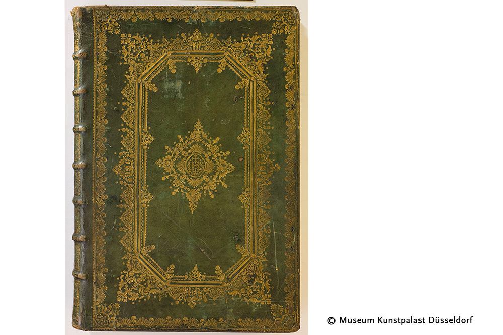 Paperblanks Astra Ultra Softback Flexi Journal – Plain, 176 Pages – design detail
