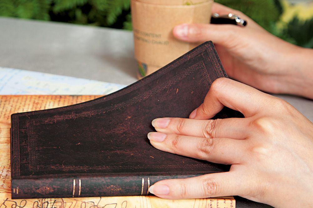Paperblanks Black Moroccan Bold Ultra Softback Flexi Journal – Plain, 240 Pages – design detail