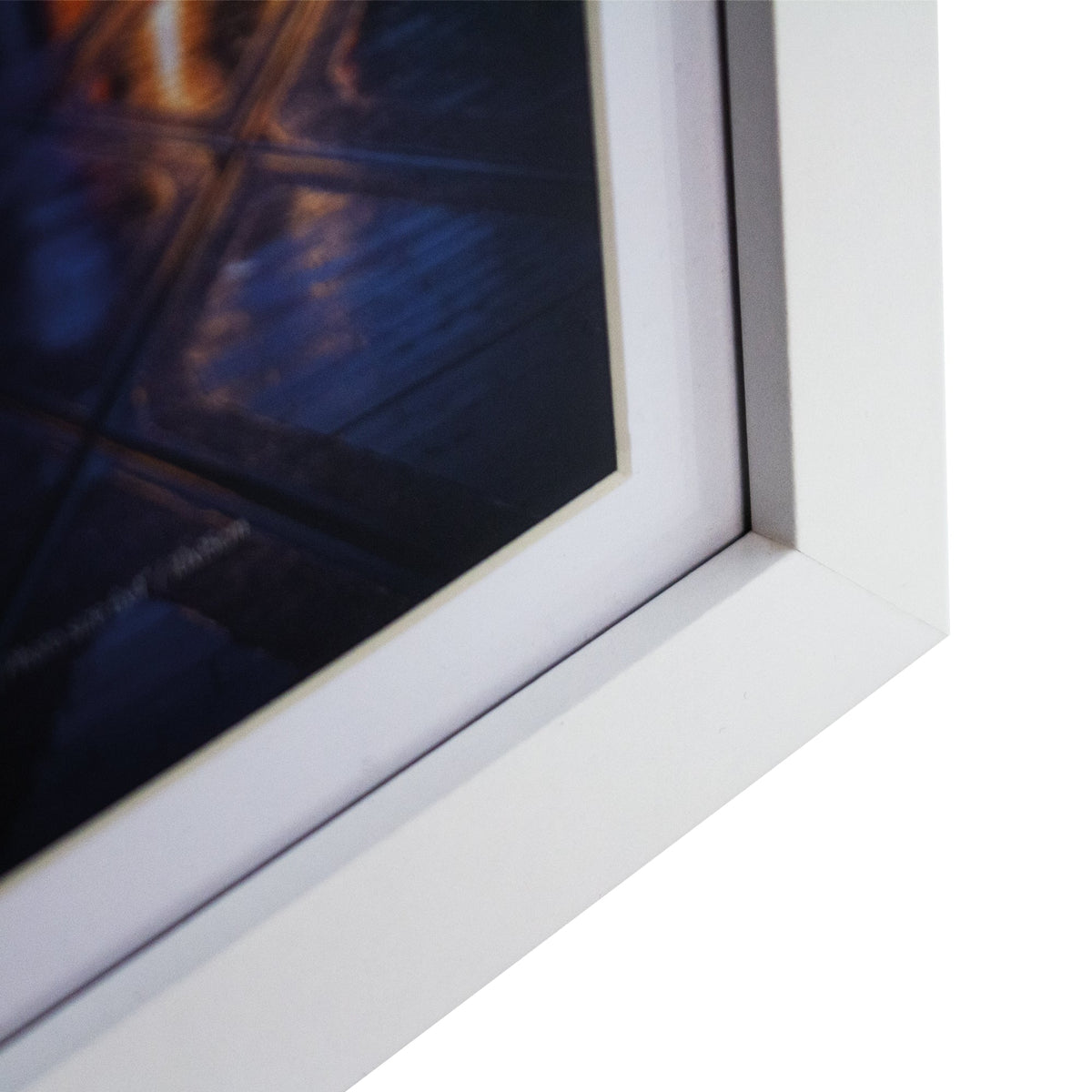 Kenro Chester white frame corner
