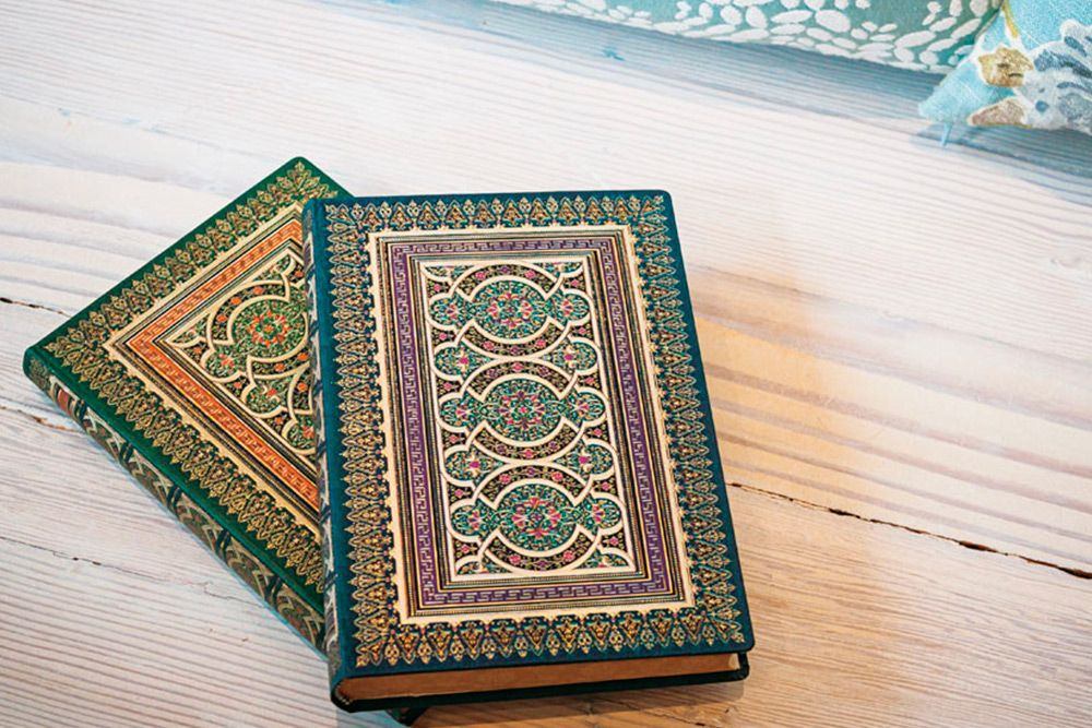Paperblanks Daphnis Midi Hardback Journal – Plain, 240 Pages – design detail