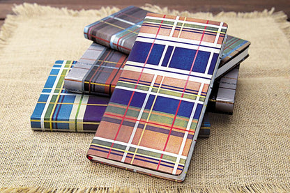 Paperblanks Davenport Midi Hardback Journal – Plain, 144 Pages – design detail
