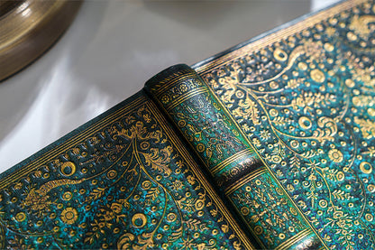 Paperblanks Emerald Flower Document Folder – design detail