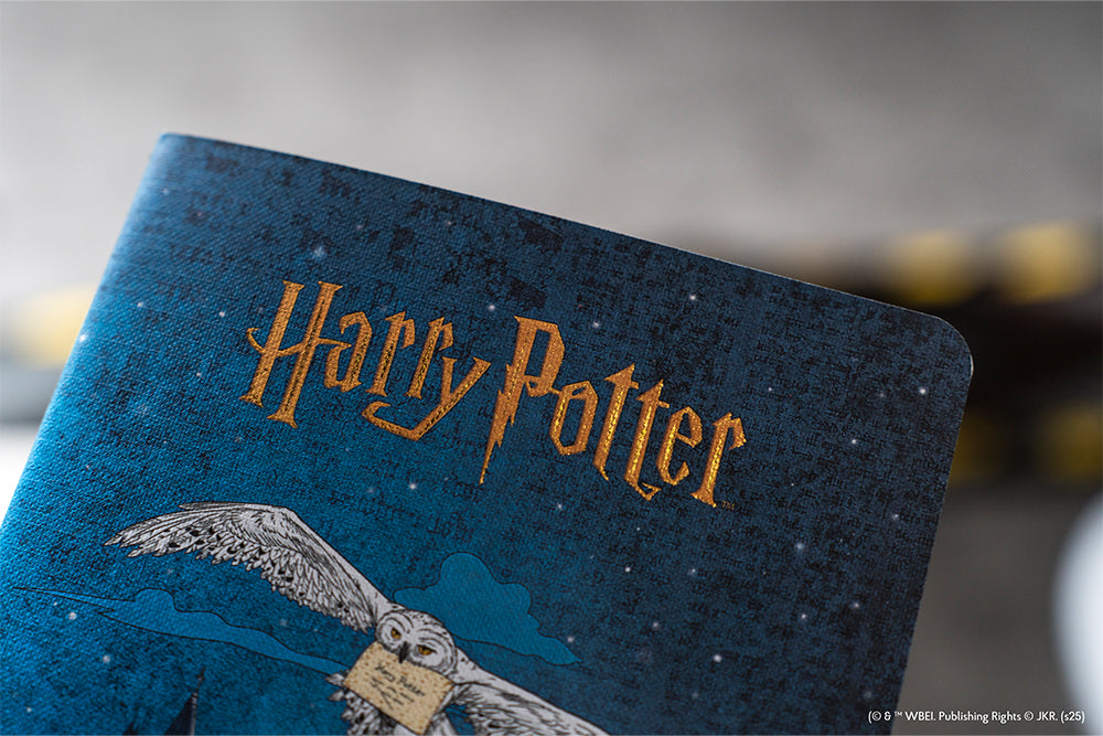 Paperblanks Escape to Hogwarts Notebook A6 Cahier Notebook – Squared – design detail