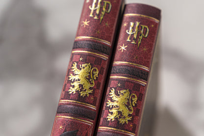 Paperblanks 2027 Gryffindor Diary Mini Hardback Diary – Week-to-View with Notes (Verso) – design detail