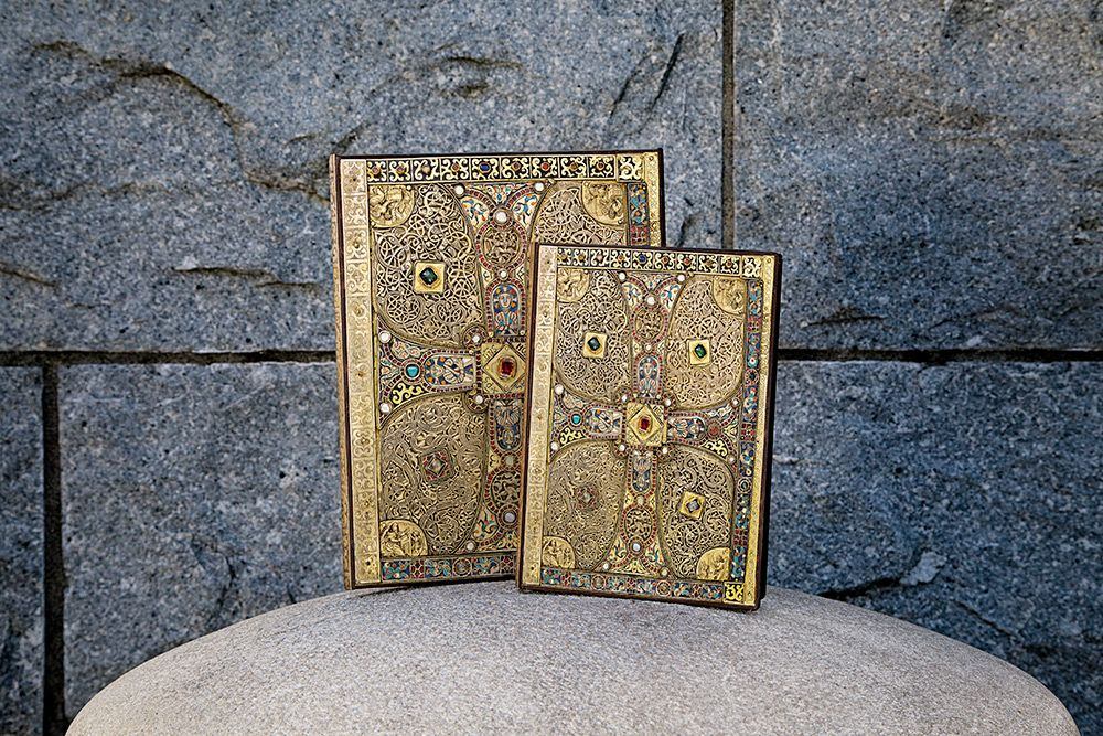 Paperblanks Lindau Ultra Softback Flexi Journal – Lined, 240 Pages – design detail