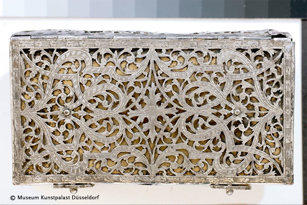 Paperblanks Maya Blue Bookmark – design detail