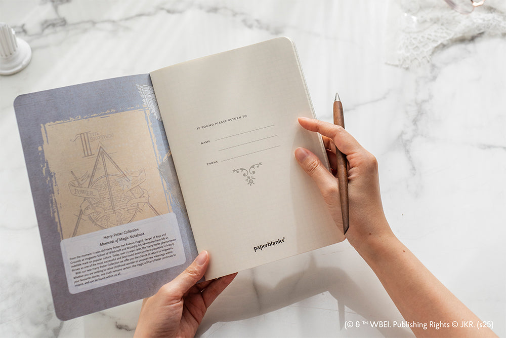 Paperblanks Moments of Magic Notebook A5 Cahier Notebook – Plain – design detail