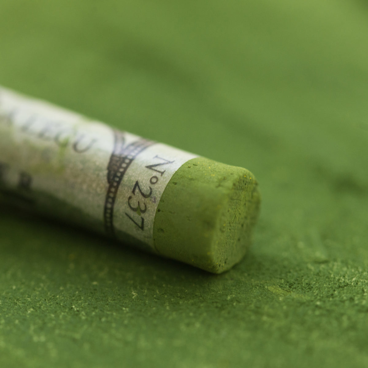 Sennelier Pebble Soft Pastel – Olive Green 237