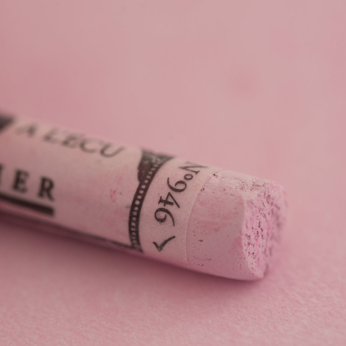 Sennelier Extra-Fine Soft Pastel – Magenta Violet 946