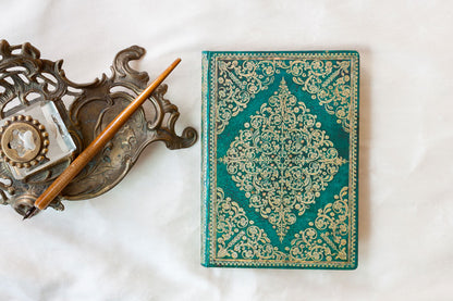 Paperblanks Oceania Midi Hardback Journal – Plain, 144 Pages – design detail
