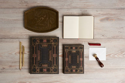 Paperblanks Onyx Midi Hardback Journal – Plain, 144 Pages – design detail