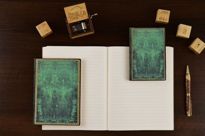Paperblanks Pacific Blue Midi Softback Flexi Journal – Dot Grid, 176 Pages – design detail