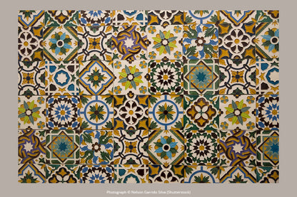Paperblanks Porto Midi Hardback Journal – Plain, 144 Pages – design detail