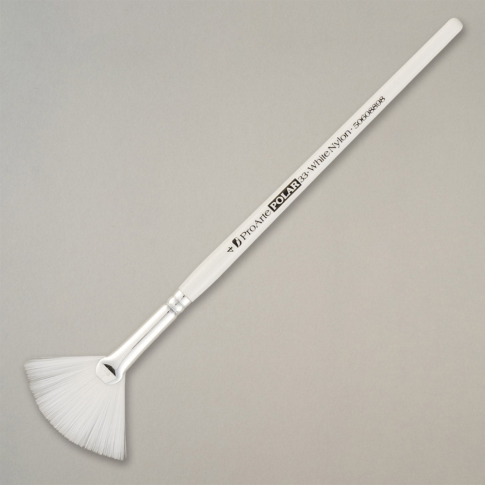 Pro Arte Polar Fan Brush