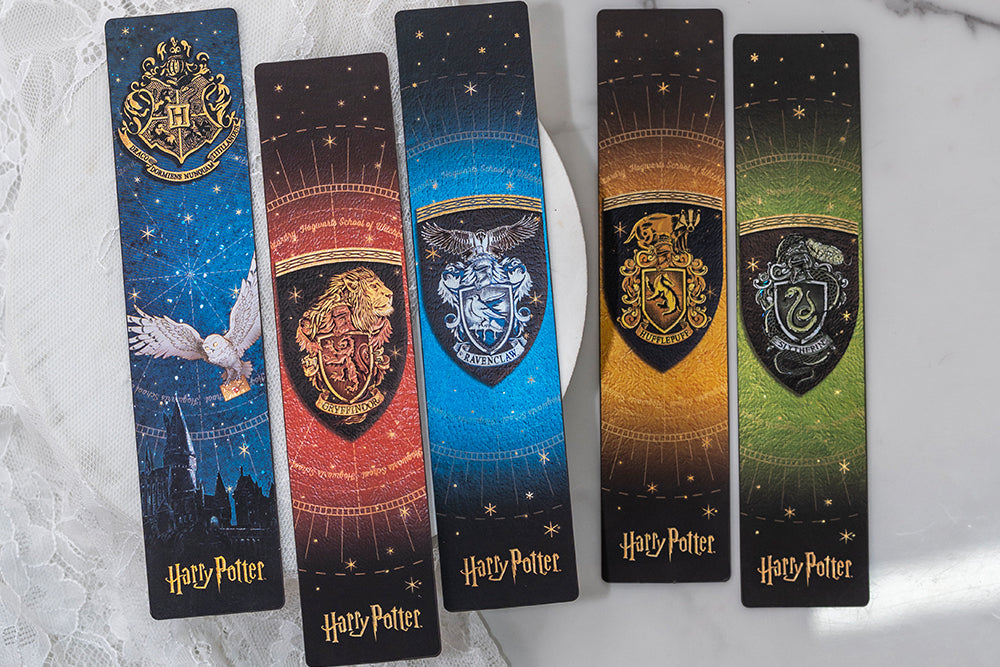 Paperblanks Ravenclaw Bookmark Bookmark – design detail