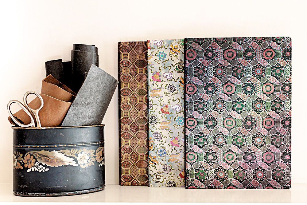 Paperblanks Shankha Grande Hardback Journal – Plain, 128 Pages – design detail