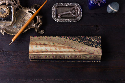 Paperblanks Siyah Midi Hardback Journal – Lined, 144 Pages – design detail