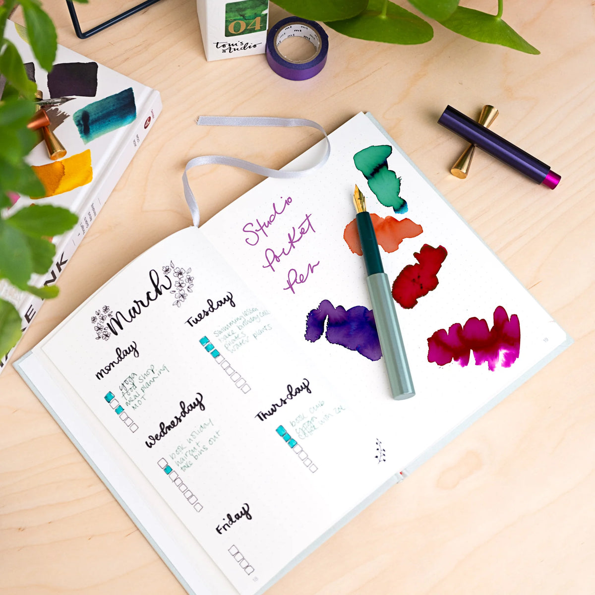 Studio Pocket Fountain Pen 2.0 | Black - Medium
