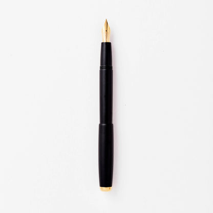 Studio Fountain Pen | Black - Titanium Flex