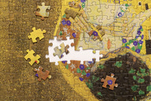 Klimt The Kiss jigsaw puzzle – close-up of pieces