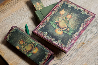 Paperblanks The Brothers Grimm, Frog Prince Pencil Case – design detail