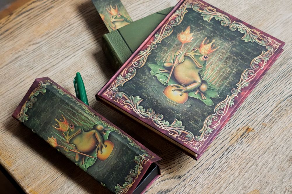 Paperblanks The Brothers Grimm, Frog Prince Bookmark – design detail
