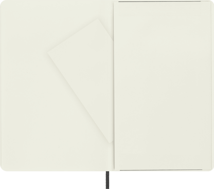 Moleskine Classic Large dotted soft cover notebook in black – inside view