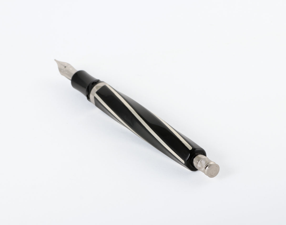 Visconti Divina Elegance Fountain Pen – Black